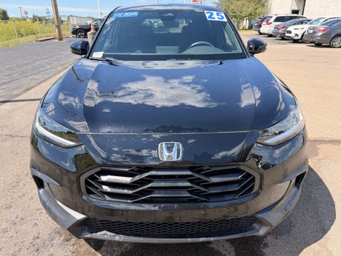 Used 2025 Honda HR-V Sport image 8