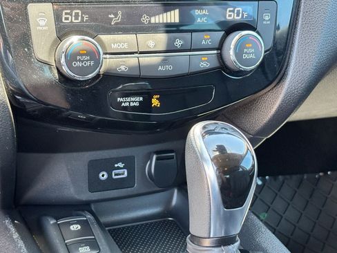 Used 2021 Nissan Rogue Sport SL w/ Premium Package FWD image 25