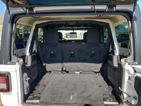 Used 2021 Jeep Wrangler Unlimited Sport image 19