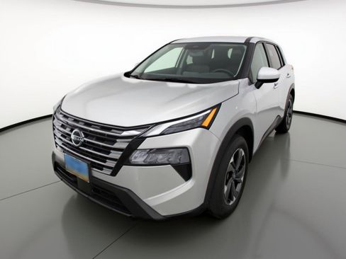 Used 2025 Nissan Rogue SV FWD image 3