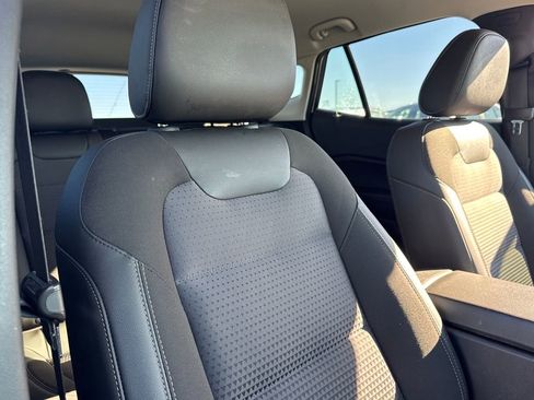 Used 2024 Chevrolet Trax LT w/ LT Convenience Package image 26