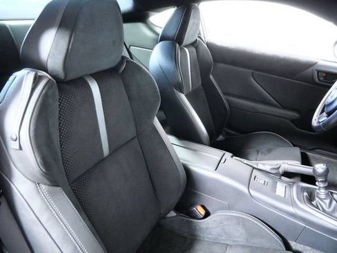 Used 2024 Toyota GR86 Premium RWD image 11