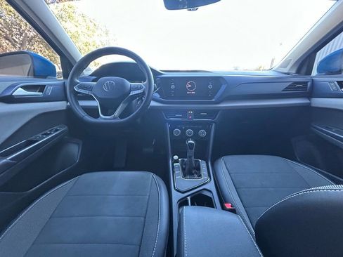 Certified 2023 Volkswagen Taos SE image 10