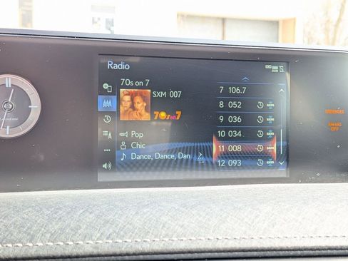 Used 2022 Lexus UX 250h 250h Base w/ Premium Package image 17