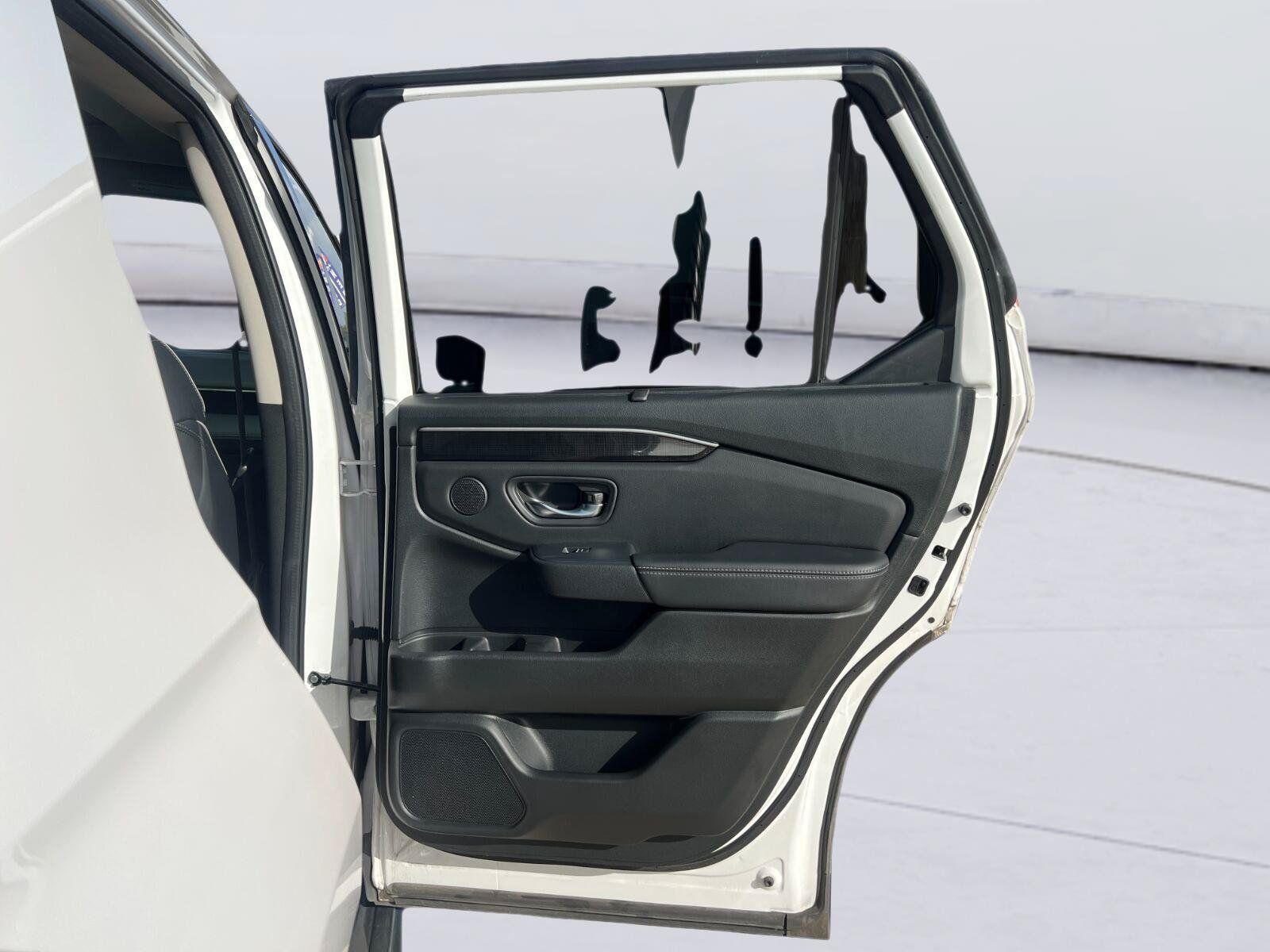 Used 2023 Honda Pilot Elite image 25