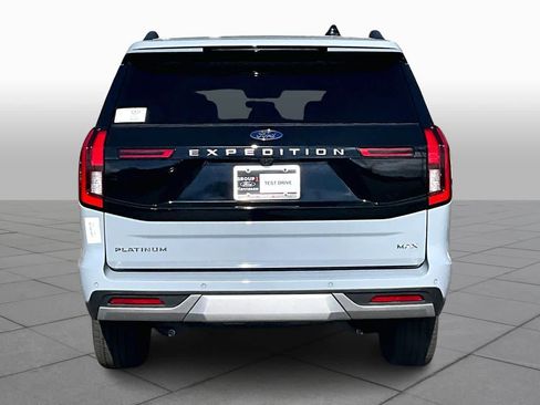 New 2025 Ford Expedition Max Platinum w/ Driver's Package image 4