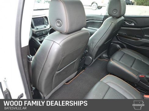 Certified 2023 GMC Acadia AT4 w/ Technology Package image 24