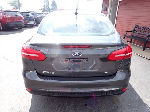 Used 2017 Ford Focus SE FWD image 5