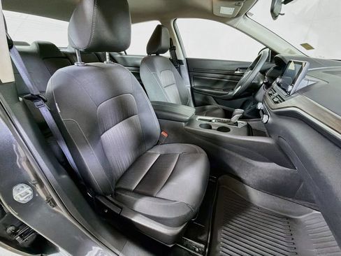 Used 2025 Nissan Altima 2.5 SV FWD image 23