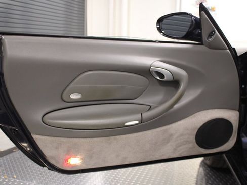 Used 2003 Porsche 911 Carrera 4 image 17