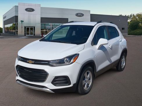 Used 2020 Chevrolet Trax LT FWD image 5