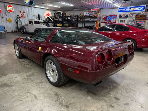 Used 1993 Chevrolet Corvette Coupe image 3