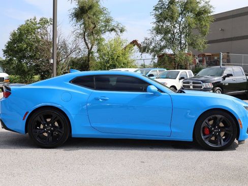 Used 2022 Chevrolet Camaro LT w/ Technology Package image 7