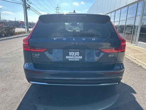 Certified 2025 Volvo V60 B5 Cross Country Plus image 4