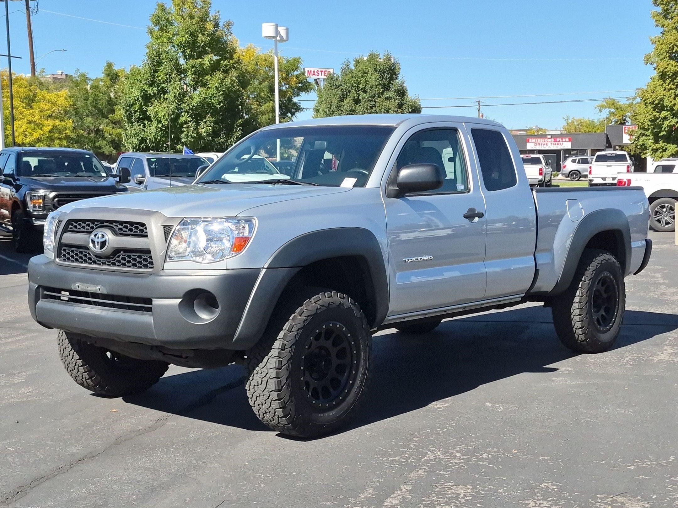 Used 2011 Toyota Tacoma 4x4 Access Cab w/ Convenience Pkg image 13