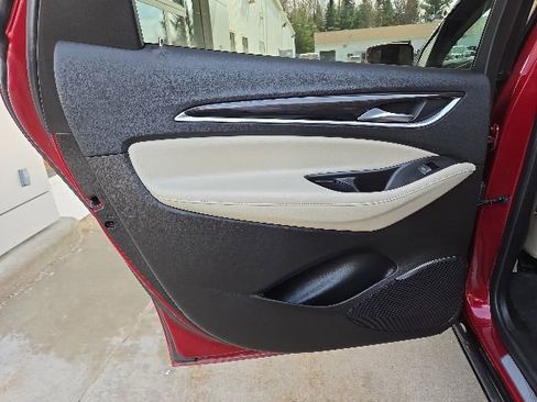 Used 2020 Buick Enclave Essence FWD image 40