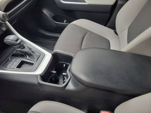 Used 2025 Toyota RAV4 XLE w/ Convenience Package FWD image 20
