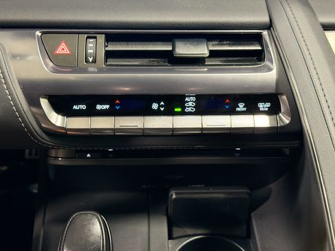 Used 2021 Lexus LC 500 Convertible image 30