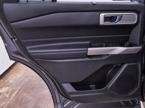 Used 2021 Ford Explorer Limited w/ Equipment Group 301A image 32