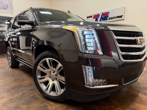 Used 2015 Cadillac Escalade Premium RWD image 45