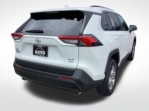 Used 2022 Toyota RAV4 XLE image 10