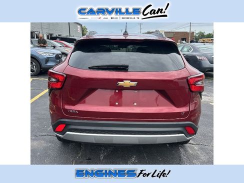 Used 2025 Chevrolet Trax LT FWD image 4