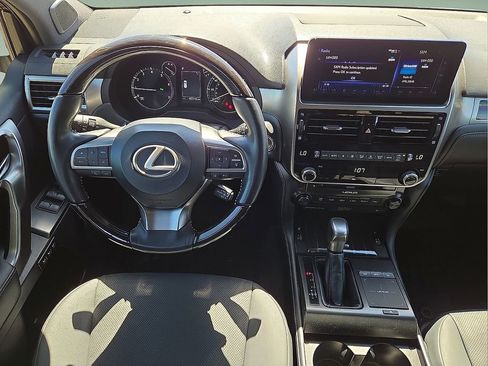 Used 2023 Lexus GX 460 Premium w/ Accessory Package image 18