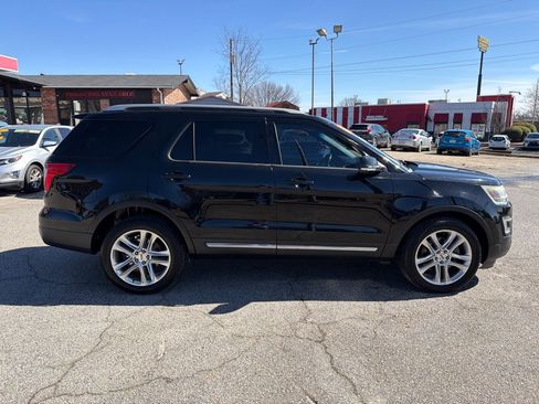 Used 2017 Ford Explorer XLT w/ Equipment Group 202A image 7