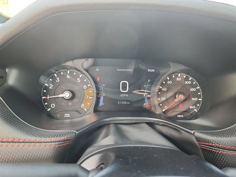 Used 2025 Jeep Compass Trailhawk AWD/4WD image 19