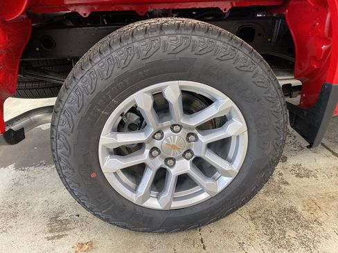 New 2025 Chevrolet Silverado 1500 LT image 16