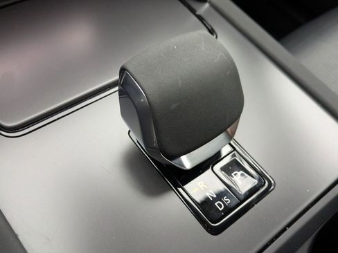 Used 2024 Land Rover Discovery Sport S image 12