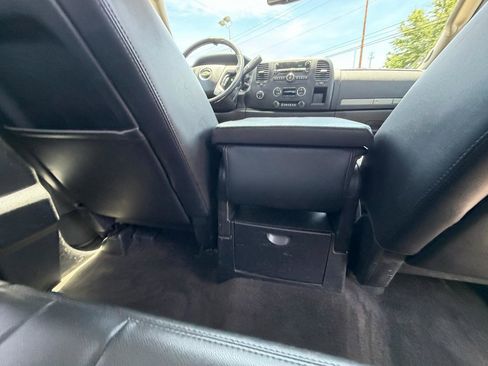 Used 2014 Chevrolet Silverado 2500 LT w/ Interior Plus Package AWD/4WD image 34