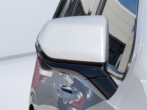 Used 2022 Cadillac Escalade Premium Luxury image 8