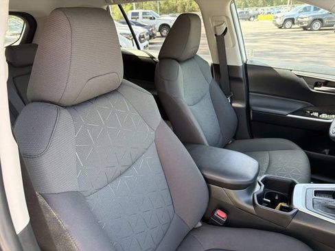 Certified 2025 Toyota RAV4 XLE FWD image 17
