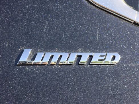 Used 2025 Toyota Tundra Limited AWD/4WD image 27