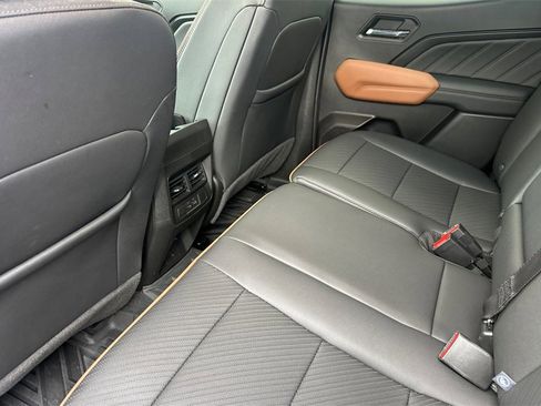 Used 2024 GMC Canyon AT4 w/ AT4 Premium Package image 13