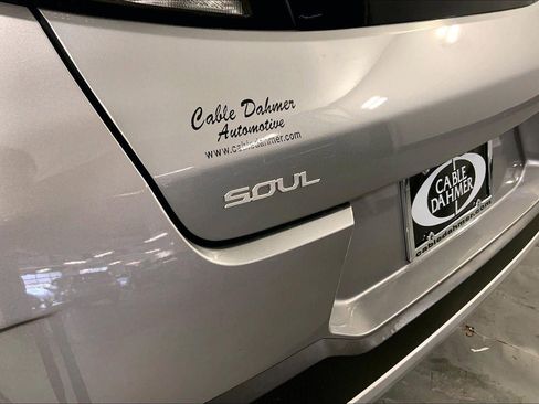 Certified 2025 Kia Soul LX image 8