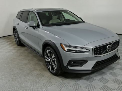 New 2026 Volvo V60 B5 Cross Country Plus w/ Protection Package Premier image 26