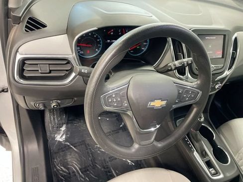 Used 2020 Chevrolet Equinox LS w/ LS Convenience Package FWD image 14