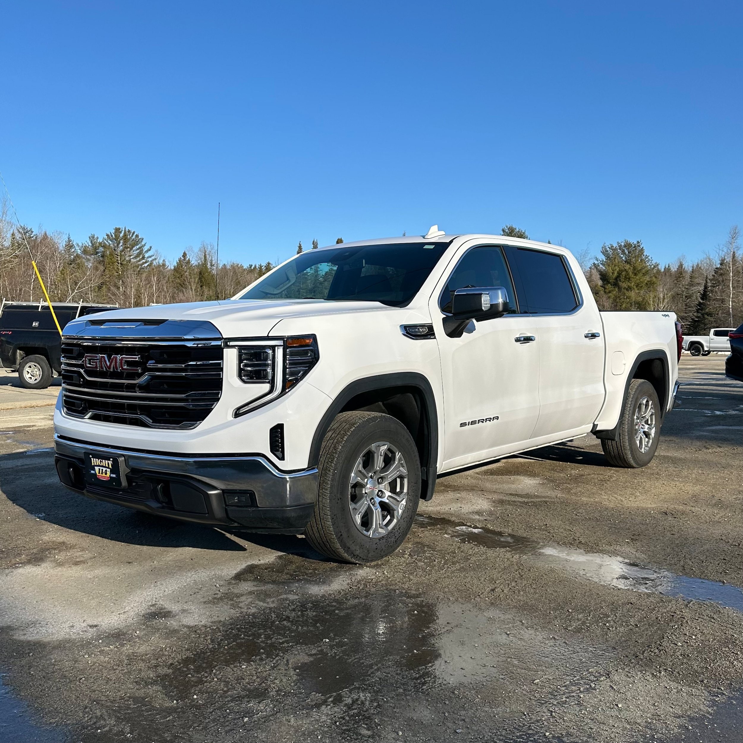 Used 2024 GMC Sierra 1500 SLT AWD/4WD image 7