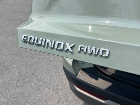 Used 2026 Chevrolet Equinox LT AWD/4WD image 15