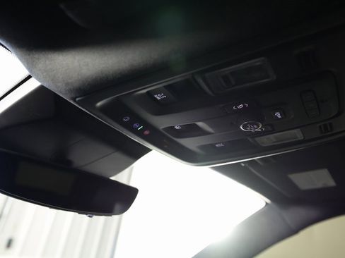 Used 2024 Cadillac Escalade V w/ LPO, ONYX Package image 42