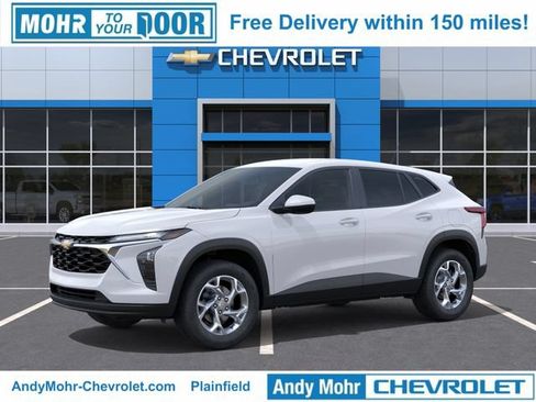New 2026 Chevrolet Trax LS w/ LS Convenience Package FWD image 3