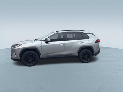 Used 2020 Toyota RAV4 XLE image 4