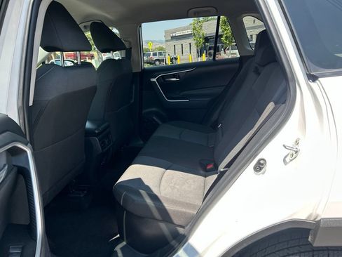Used 2025 Toyota RAV4 XLE AWD/4WD image 21