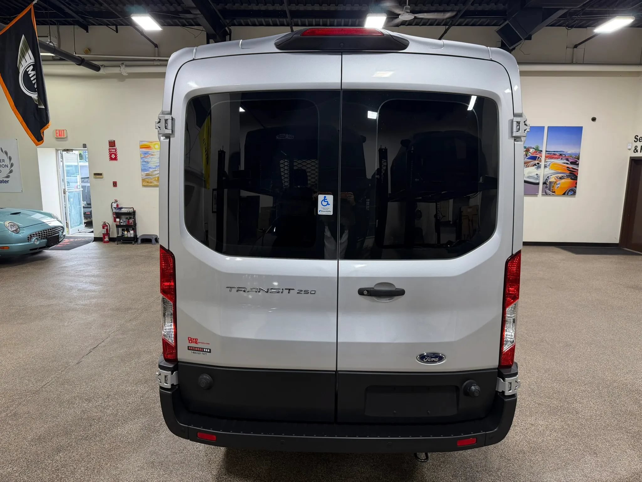Used 2019 Ford Transit 250 148 Medium Roof RWD image 18