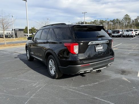 Certified 2023 Ford Explorer XLT w/ Equipment Group 202A image 5