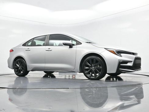 Used 2023 Toyota Corolla SE FWD image 38