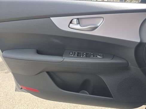 Used 2023 Kia Forte LXS image 22