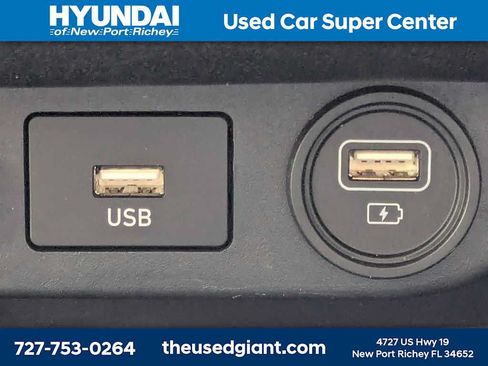Used 2023 Hyundai Elantra Limited w/ Preferred Accessory Package FWD image 25